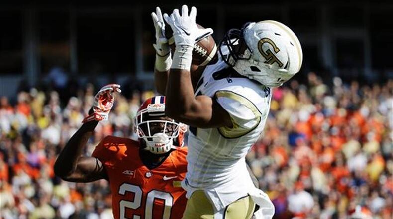 Georgia Tech wide receiver DeAndre Smelter became the first Yellow Jackets receiver to be named ACC wide receiver of the week since 2011 (Stephen Hill) after catching five passes for 77 yards, including a touchdown. (ASSOCIATED PRESS)