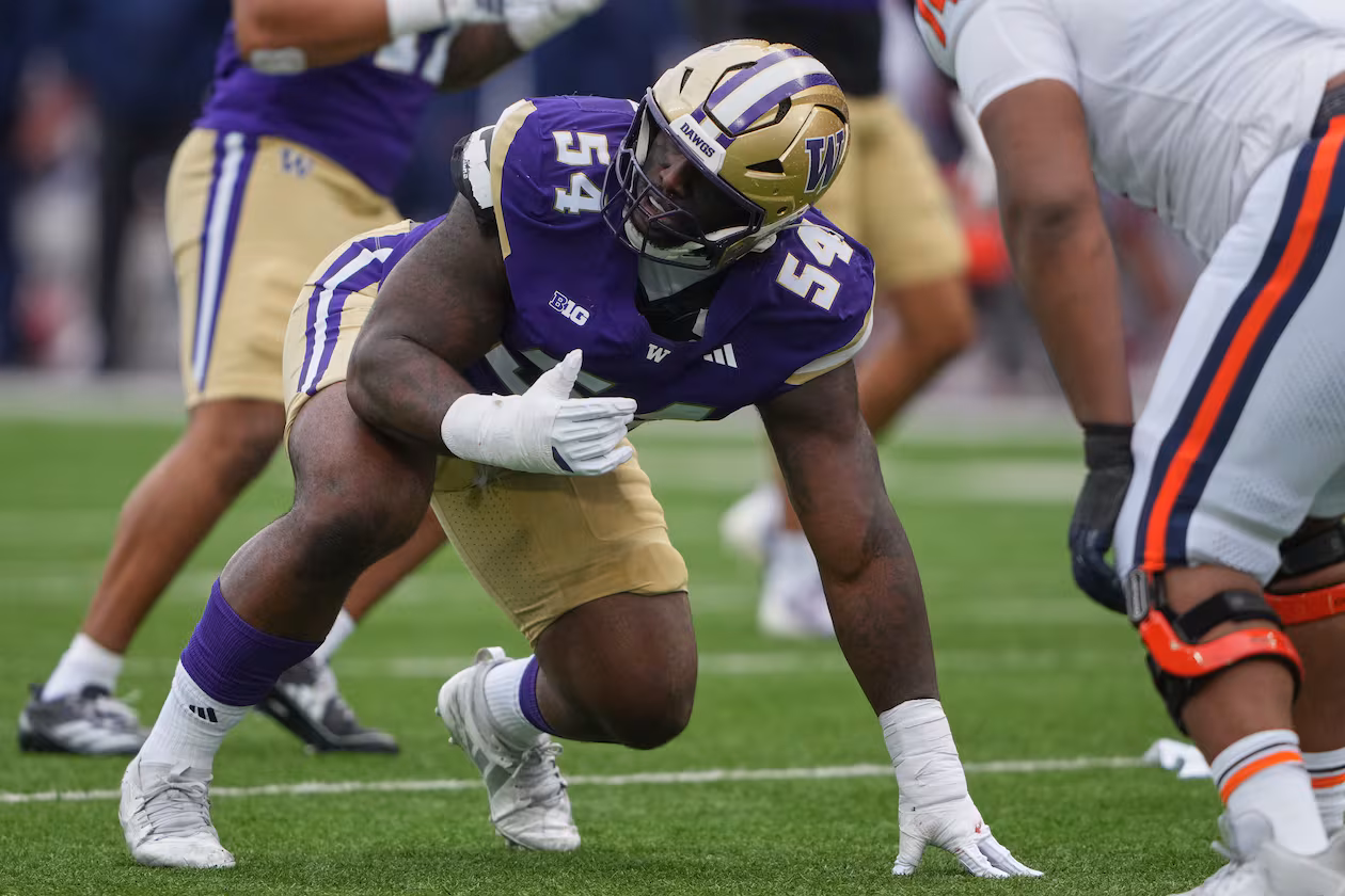 Washington defensive lineman Anterio Thompson lines up before a play against Illinois during an NCAA football game on Saturday, Oct. 25, 2025, in Seattle. “This can’t be real,” Anterio Thompson told Kevin Stefanski when the coach called to say Thompson had been drafted by the Falcons. (Lindsey Wasson/AP 2025)