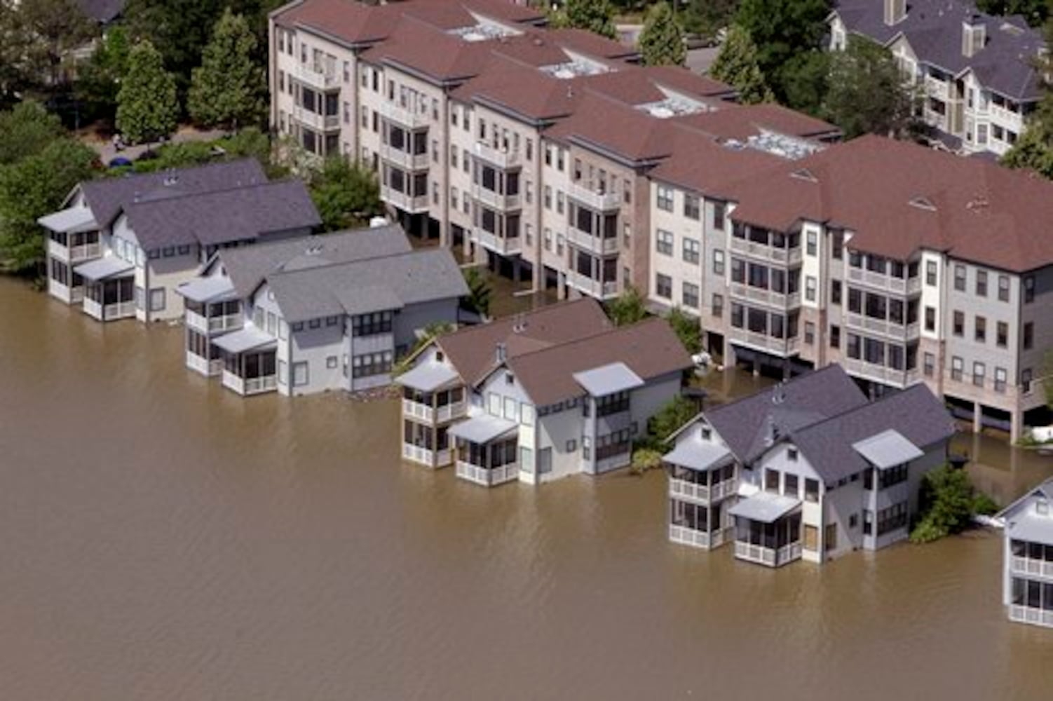 Mississippi River floods Memphis neighborhoods