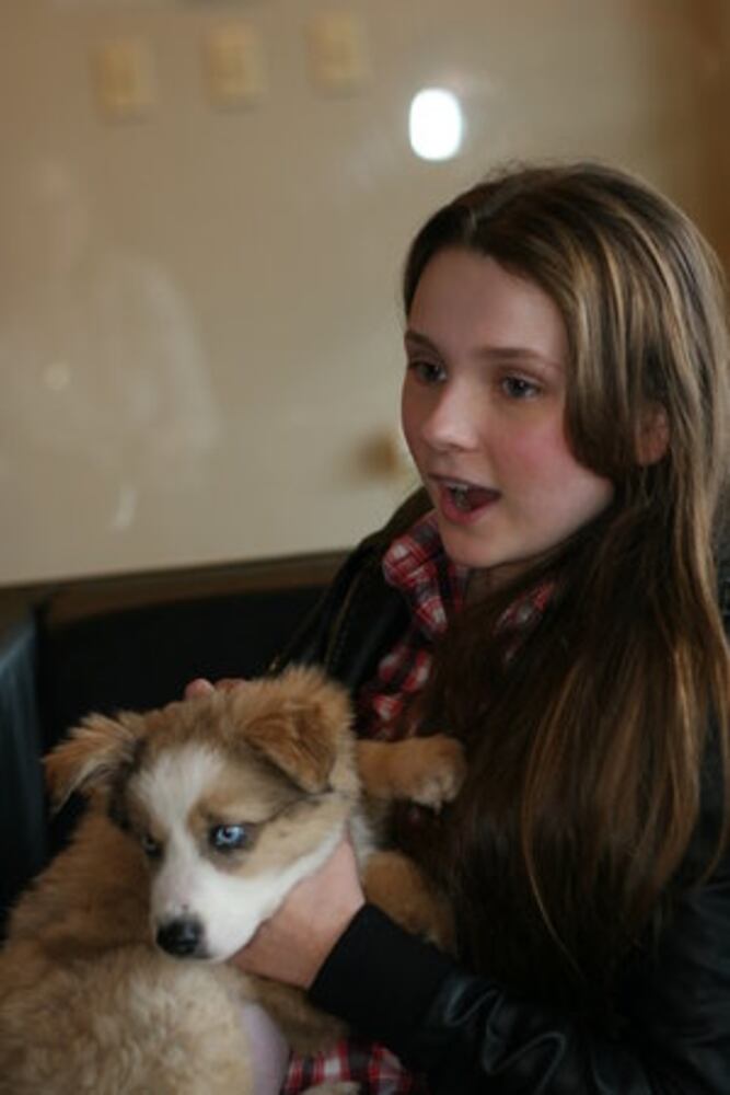 Actress Abigail Breslin adopts a dog in Roswell