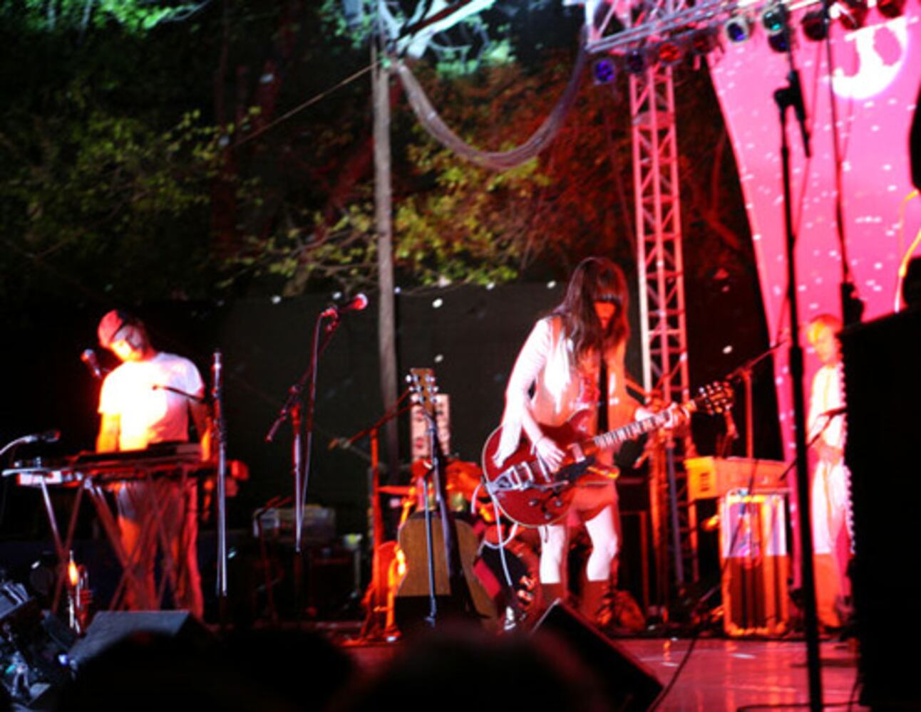 Feist brings indie rock to Masquerade