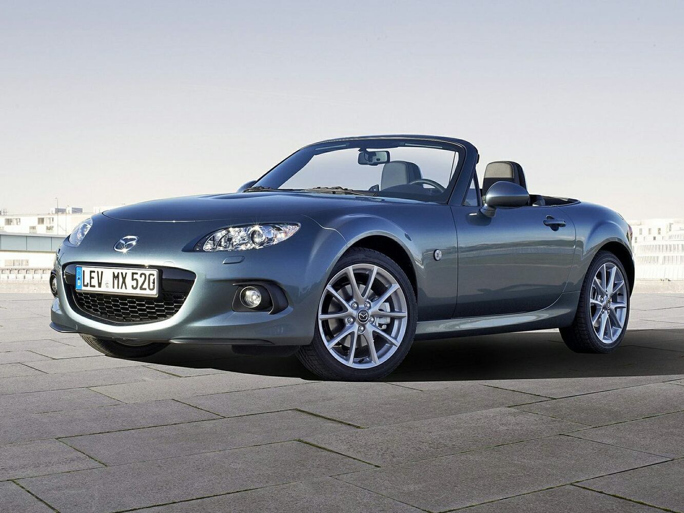 Sports cars/convertibles: Mazda MX-5 Miata