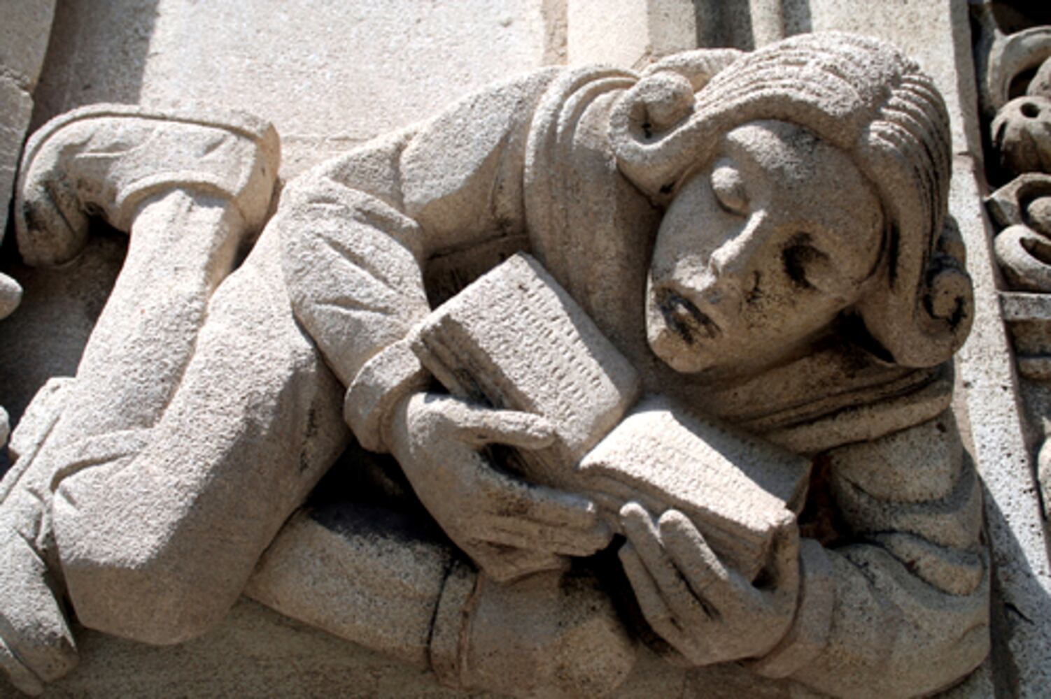Feel the spirit of Yale University on and off the campus