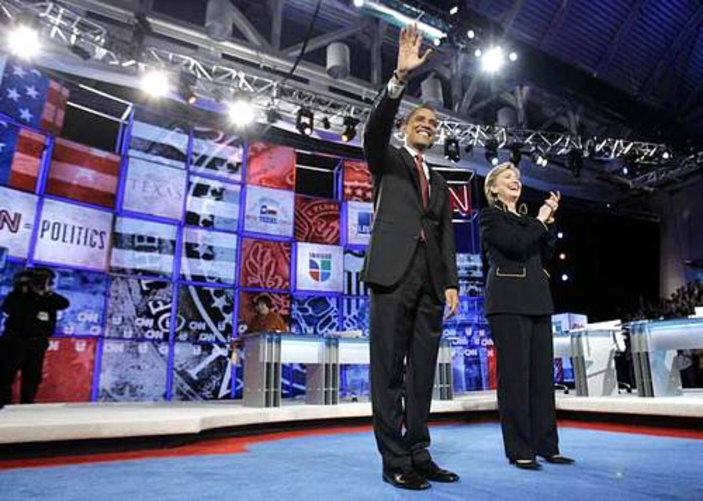 Hillary Clinton, Barack Obama debate the issues