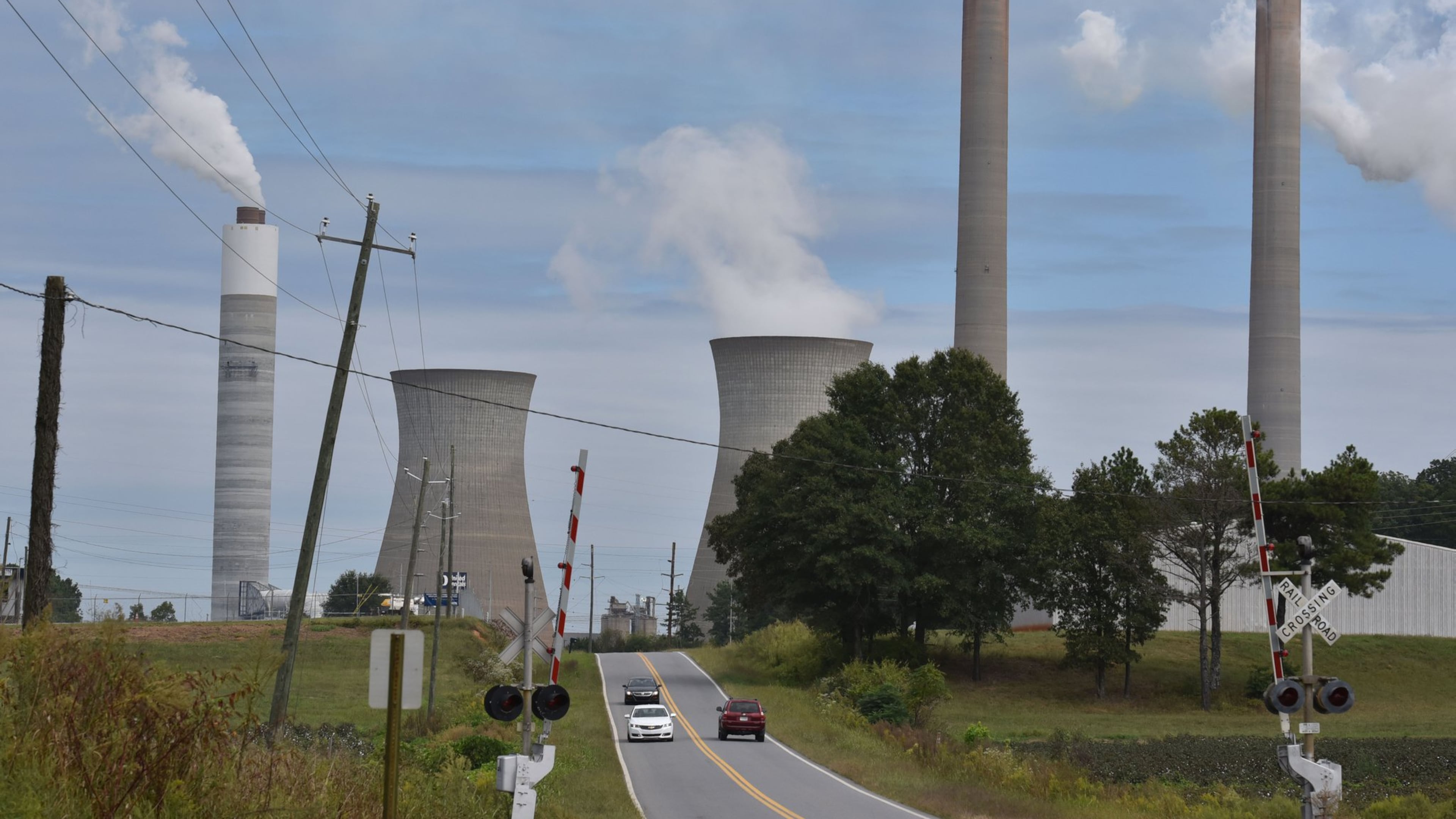 Georgia Power is proposing an unprecedented 10,000-megawatt expansion in roughly five years. (Hyosub Shin/AJC 2015)