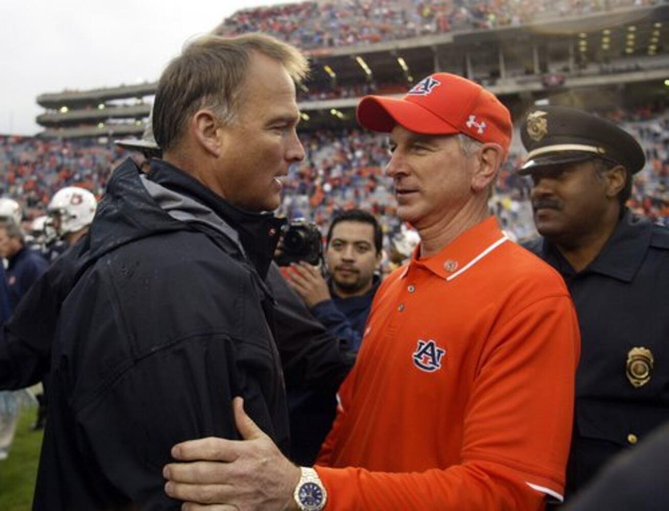 Auburn coach Tuberville resigns