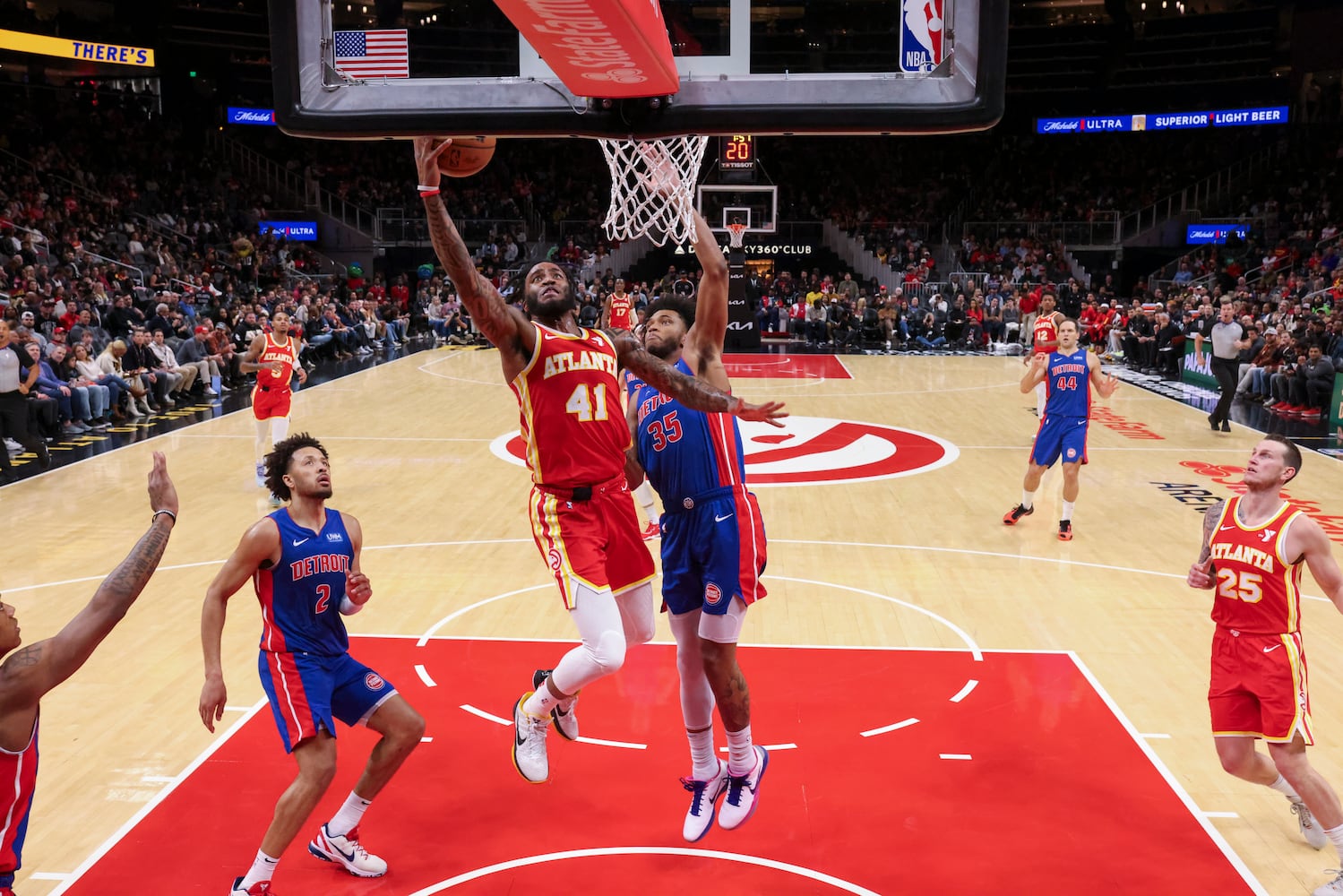 121923 hawks photo