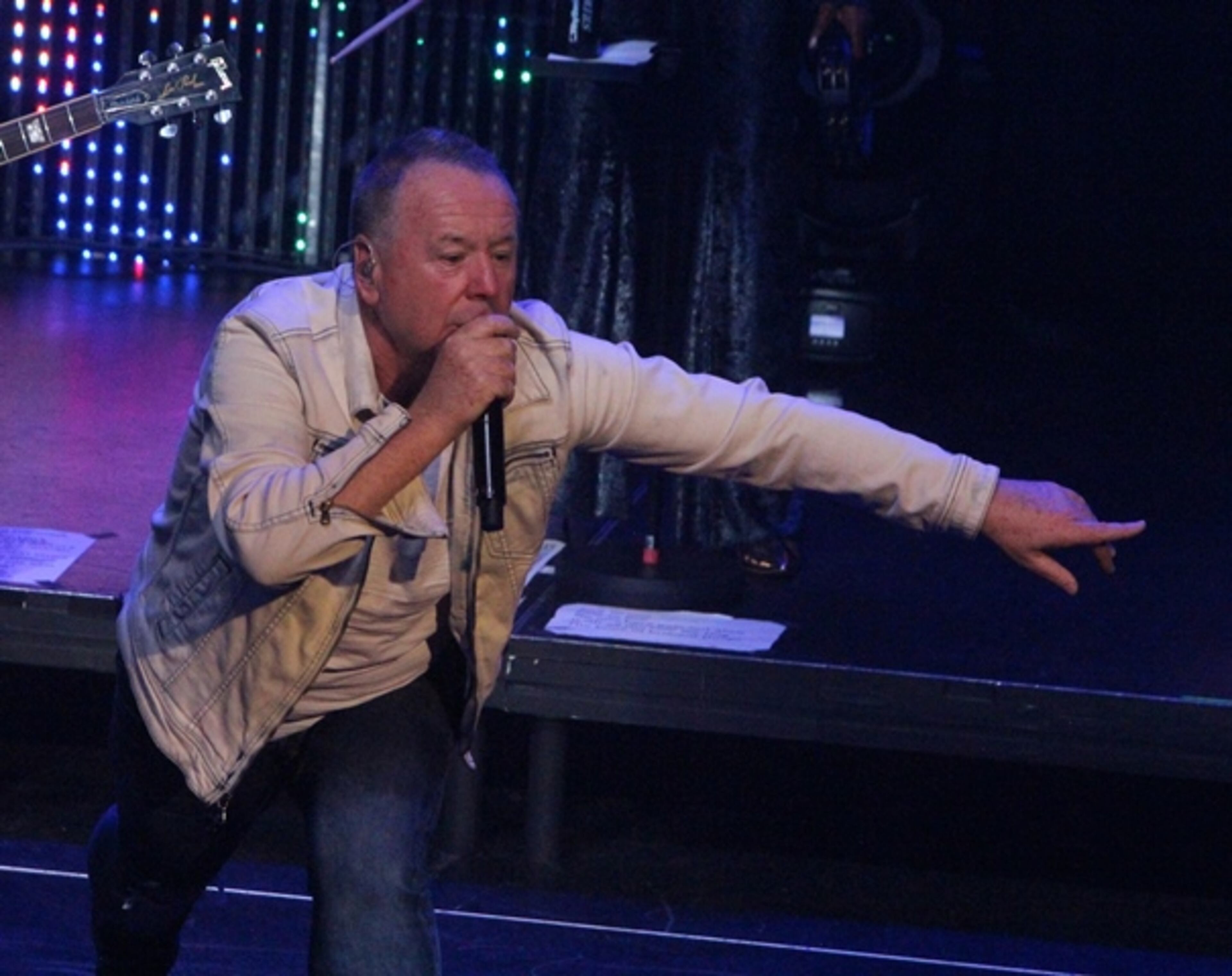 Simple Minds singer Jim Kerr charmed the Tabernacle crowd during a 2018 tour stop. (Melissa Ruggieri/AJC 2018)