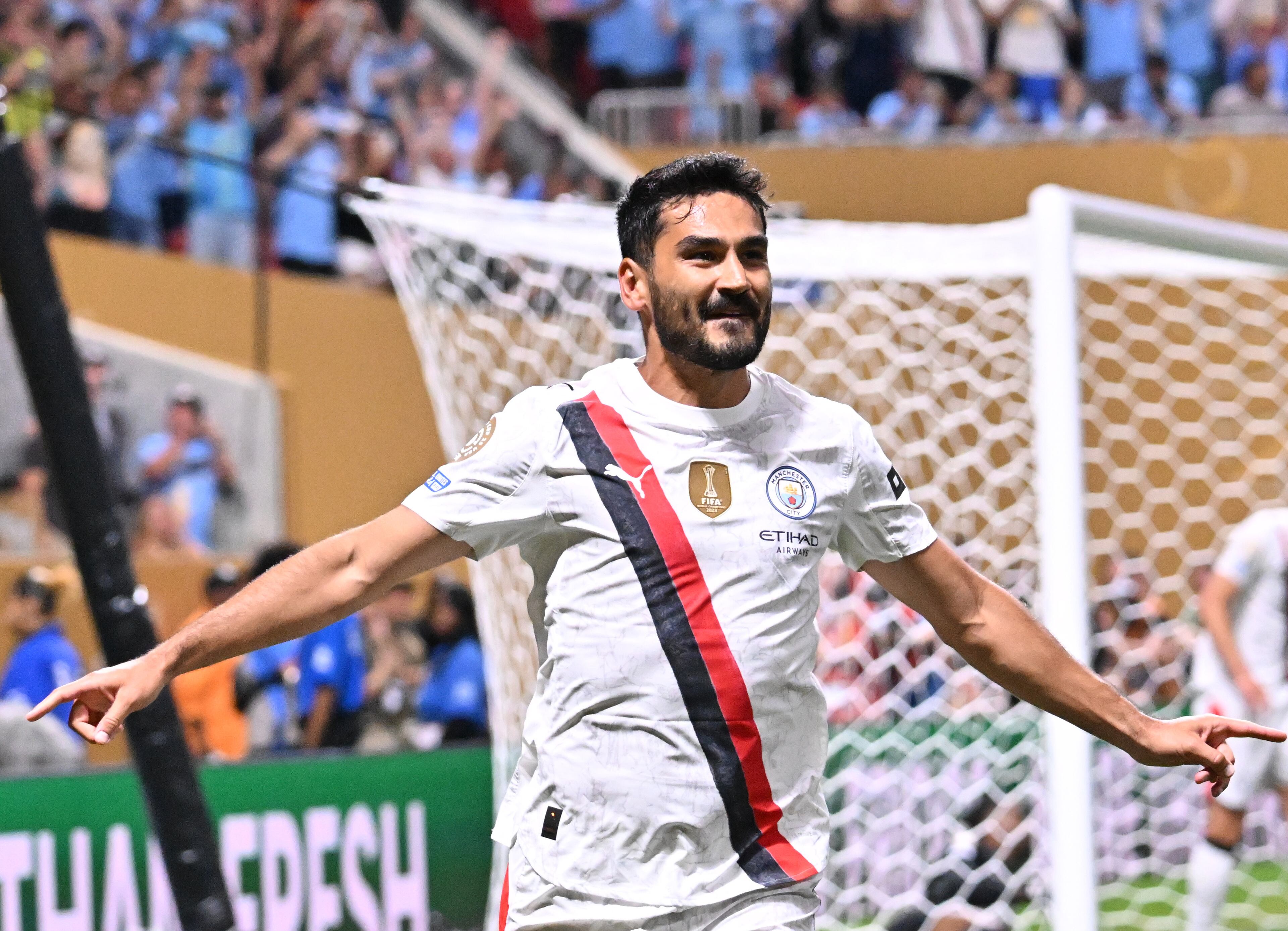 Manchester City's midfielder İlkay Gündoğan (19) celebrates after scoring on goal during the first half in Club World Cup group G soccer match at Mercedes-Benz Stadium, Sunday, June 22, 2025, in Atlanta. (Hyosub Shin / AJC)