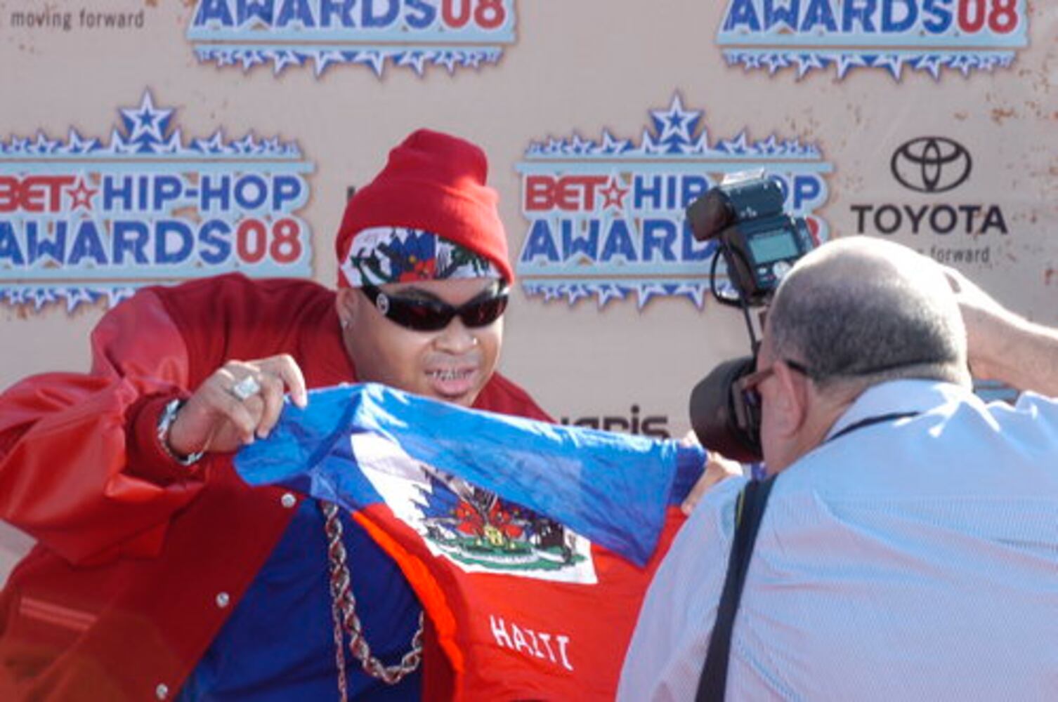 Stars shine on BET Awards red carpet