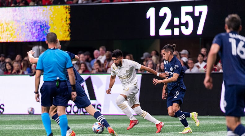 Atlanta United midfielder Marcelino Moreno (10) dribbles the ball against NYCFC Wednesday, Oct. 20, 2021, at Mercedes-Benz Stadium in Atlanta. (Dakota Williams/Atlanta United)