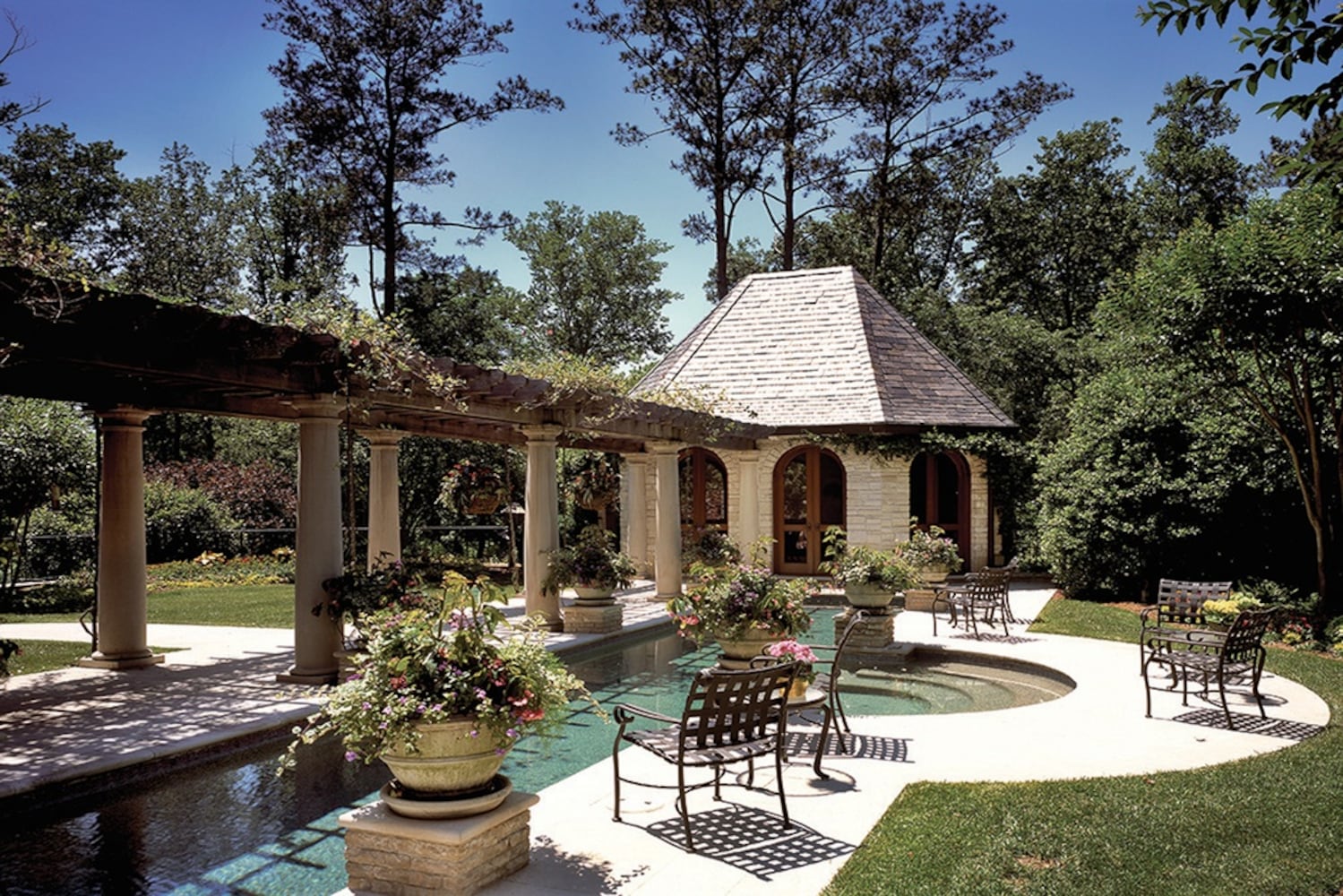 2042 W Paces Ferry Rd NW, Atlanta, GA 30327