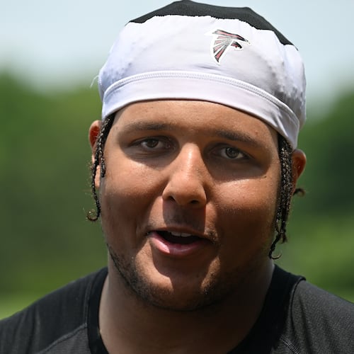 Atlanta Falcons' left guard Matthew Bergeron sustained an ankle injury in a game against the New England Patriots. He is unlikely to play against the Colts in Berlin. (Hyosub Shin/AJC 2023)