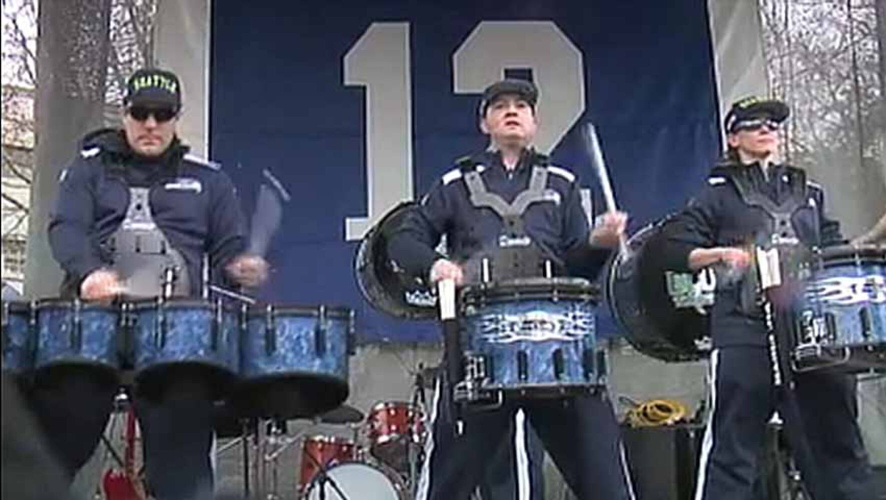 Fans rally for Seahawks at Seattle Center