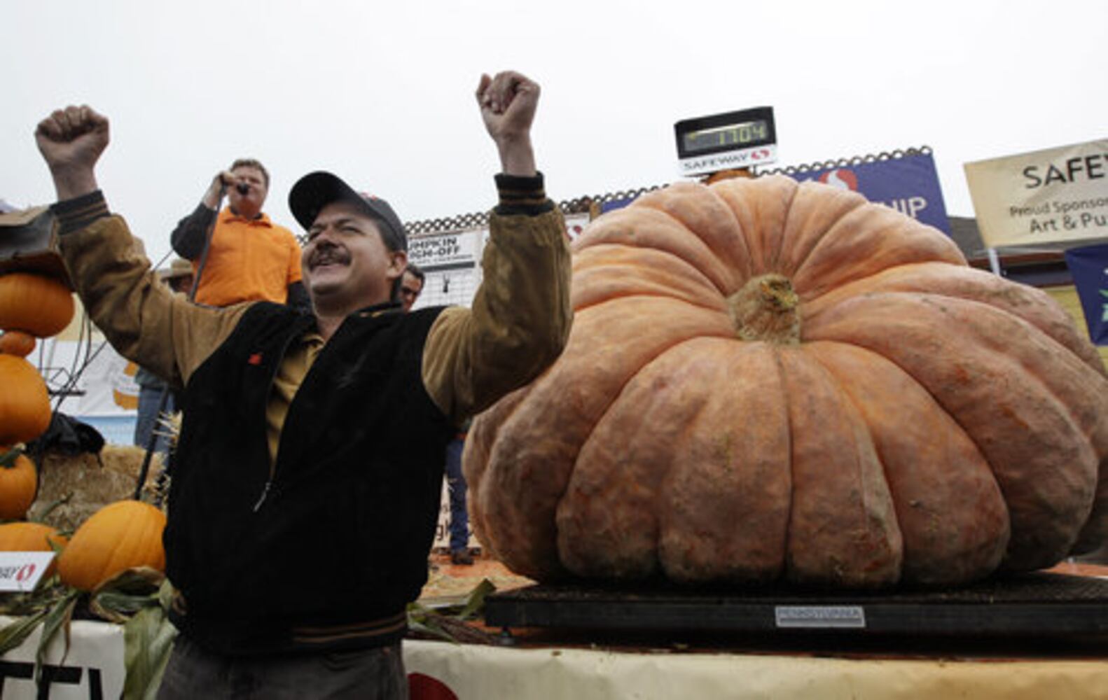 Half Moon Bay's giant pumpkin contest