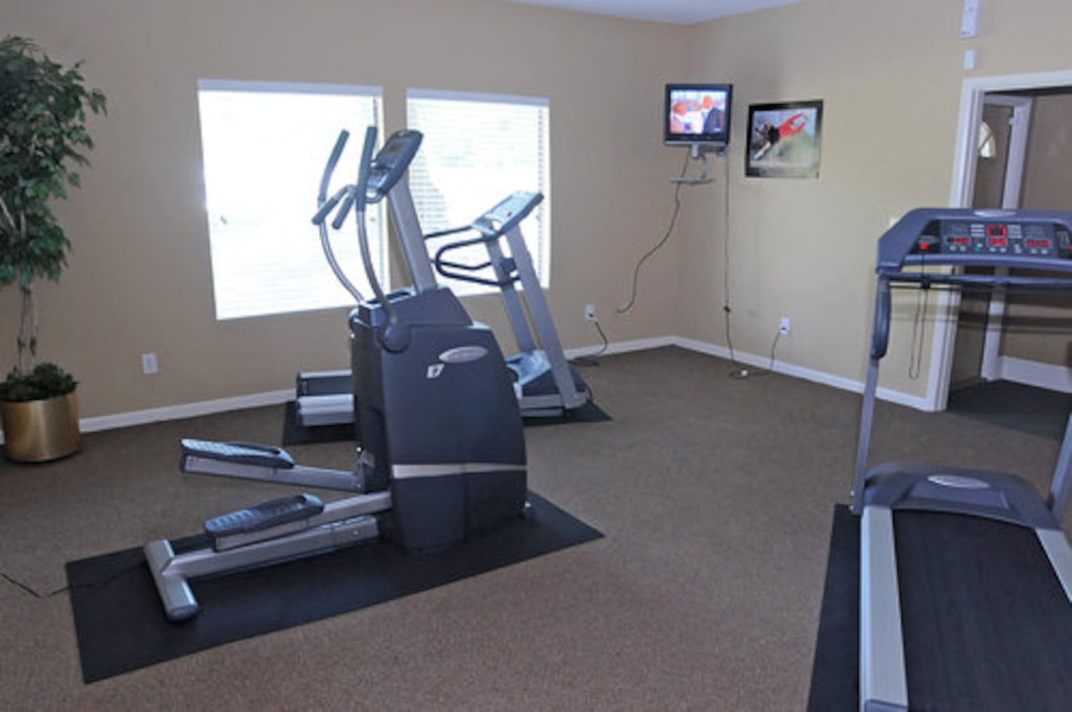Aviara Oaks apartments