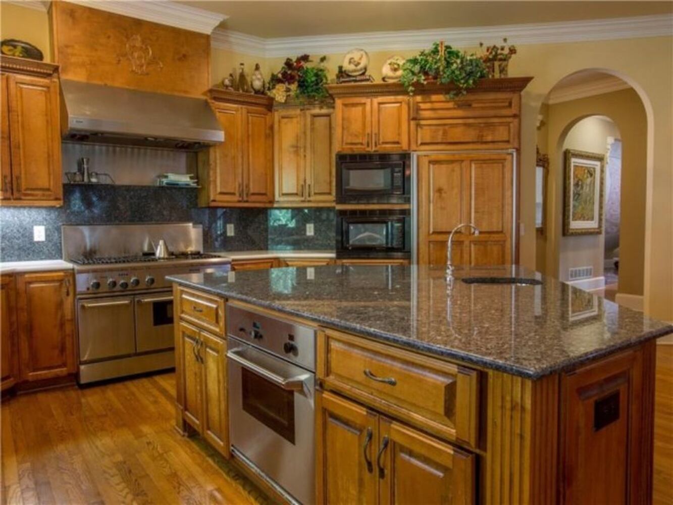 215 Bunratty Ct, Roswell, GA 30076