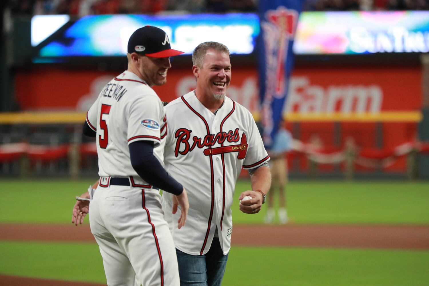 Photos: The scene at the Braves’ first playoff game at SunTrust Park