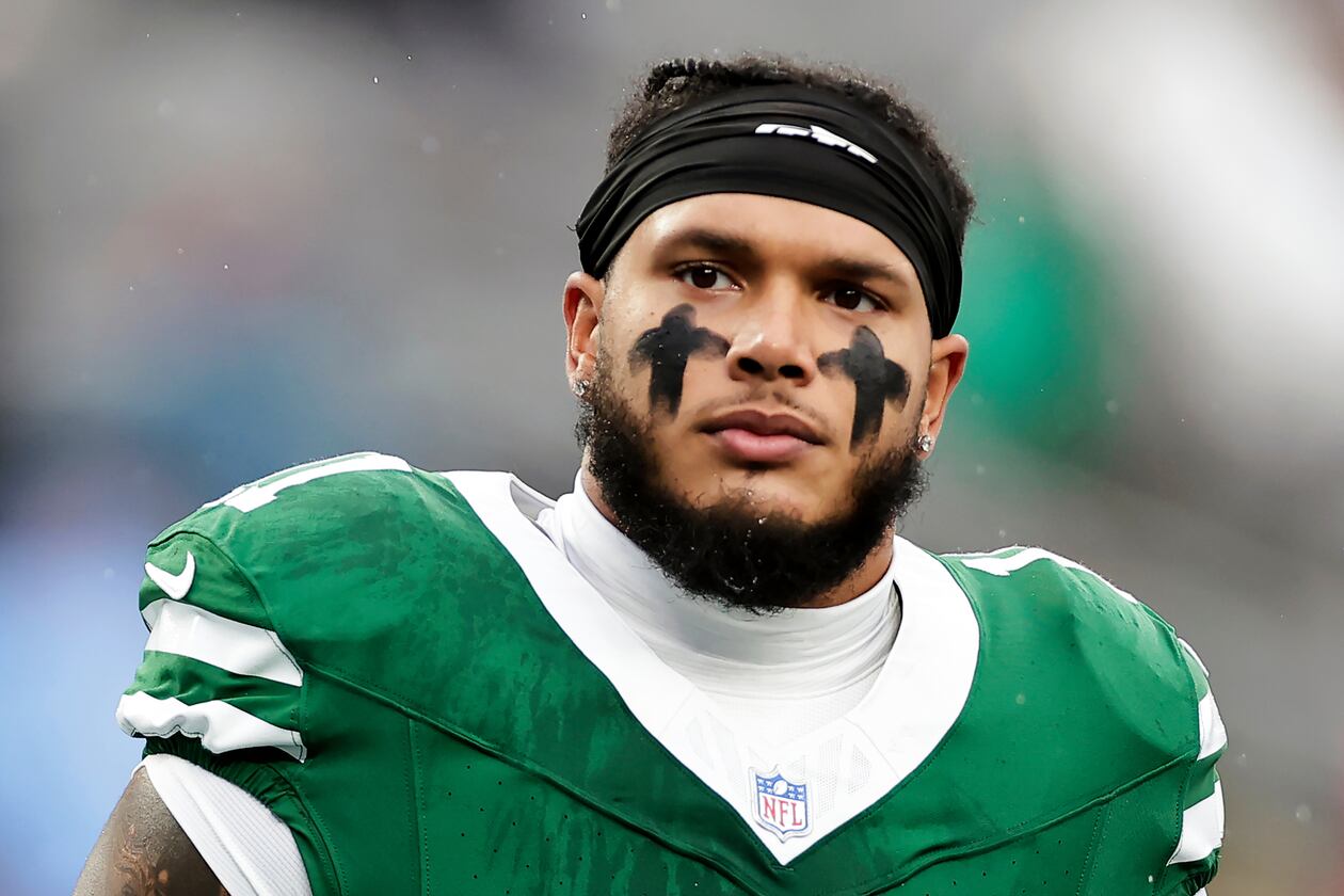 FILE - New York Jets linebacker Jermaine Johnson (11) warms up before an NFL football game against the Atlanta Falcons, Sunday, Nov. 30, 2025, in East Rutherford, N.J. (AP Photo/Adam Hunger, File)