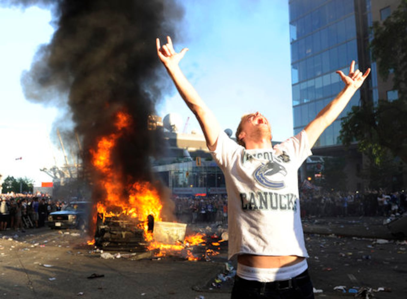 Riots in Vancouver after Stanley Cup loss