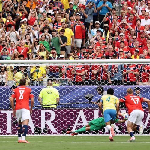 Brazil's Bruno Guimaraes (8) fails to score a penalty kick during the World Cup round of 16 soccer match between Brazil and Norway in East Rutherford, N.J., near New York, Sunday, July 5, 2026. (AP Photo/Adam Hunger)
