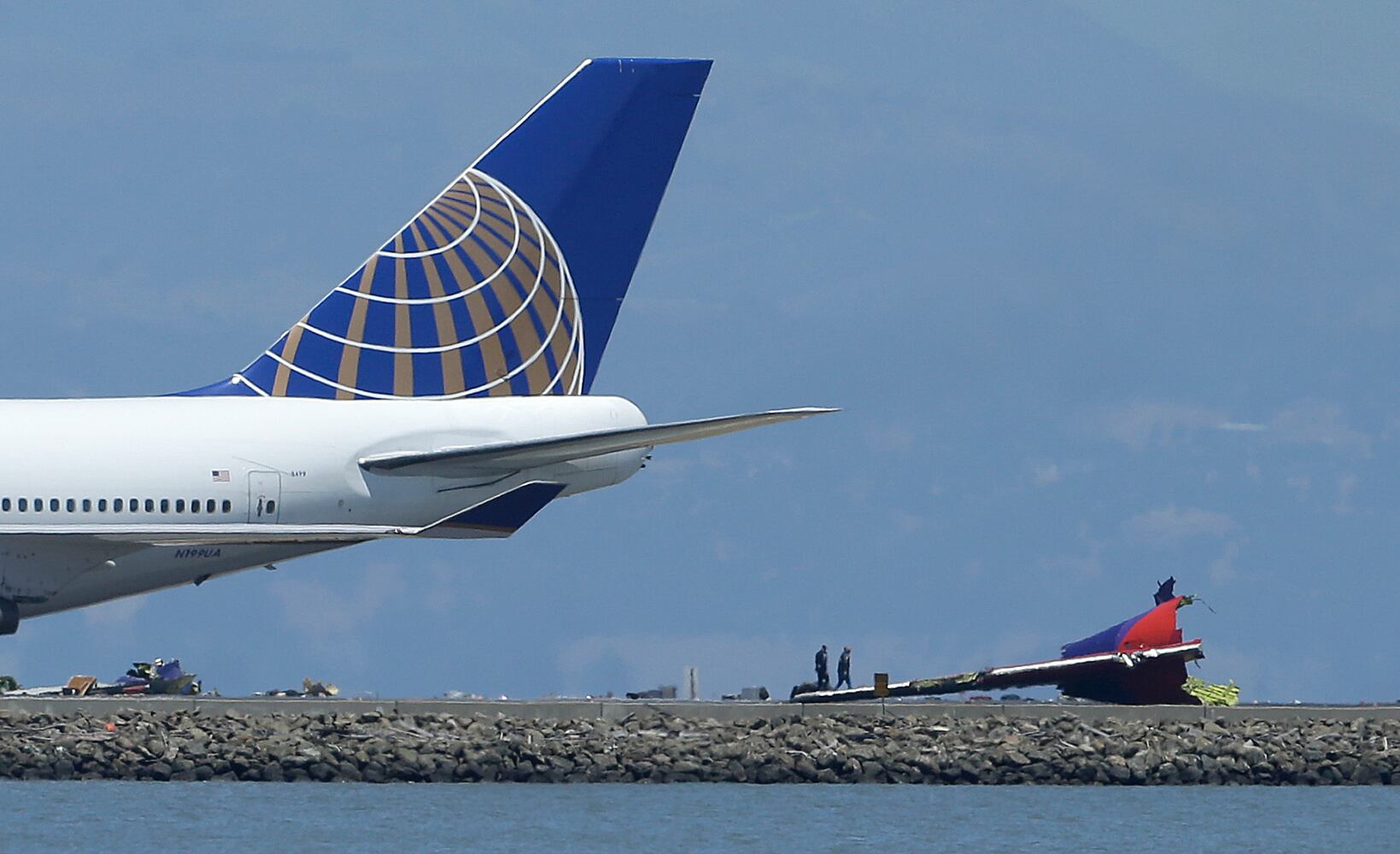 Boeing 777 crashes at San Francisco International