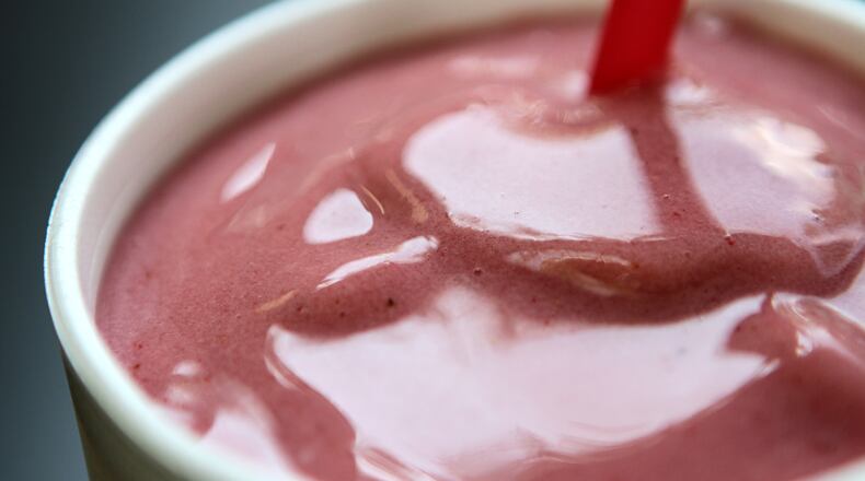 This is the 20-ounce Angel Food smoothie at Smoothie King.