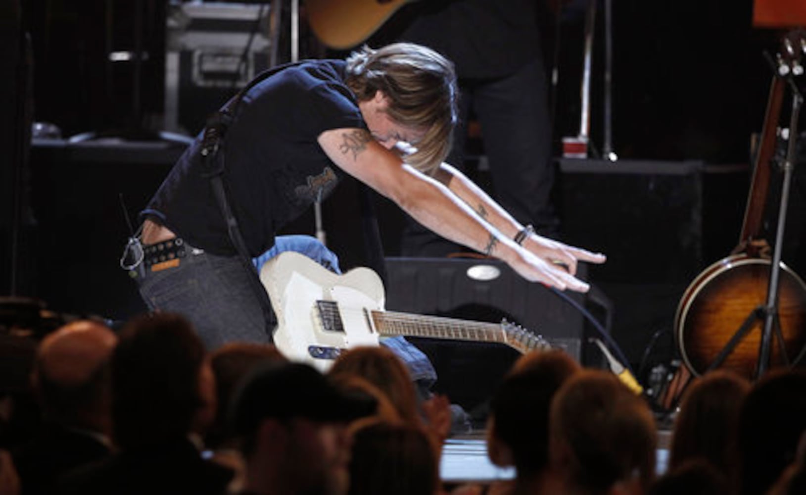 Stars take ride on Brooks & Dunn's 'Last Rodeo'