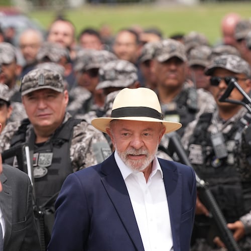 Brazilian President Luiz Inacio Lula da Silva arrives for a ceremony to announce a new security plan to combat organized crime in Rio de Janeiro, Friday, Sept. 18, 2026. (AP Photo/Silvia Izquierdo)