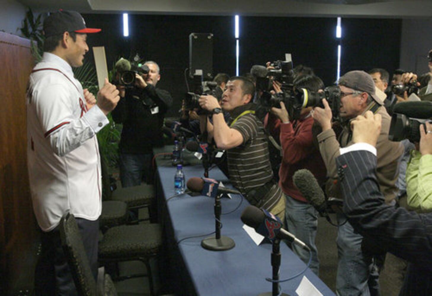Braves introduce new pitcher Kenshin Kawakami