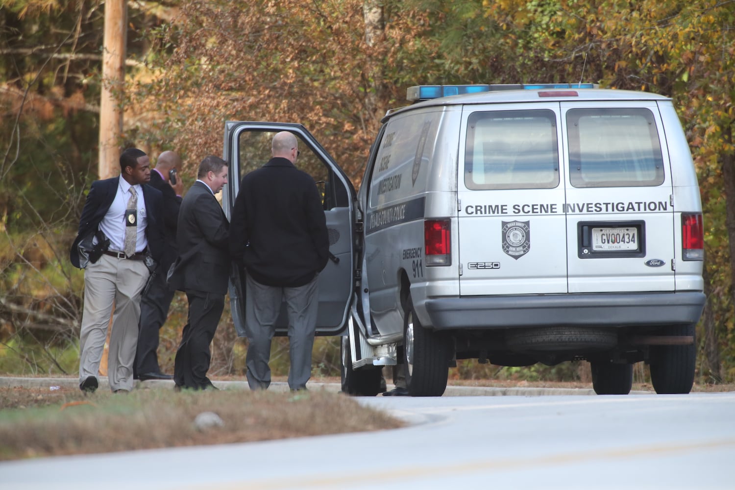 Body found in roadway in south DeKalb
