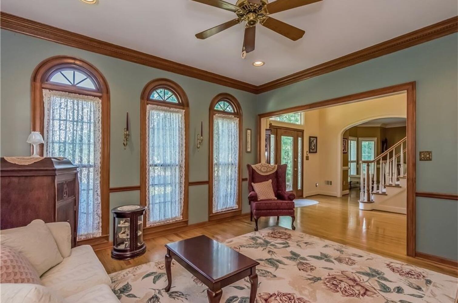 370 Arroyo Dr, Roswell, GA 30075