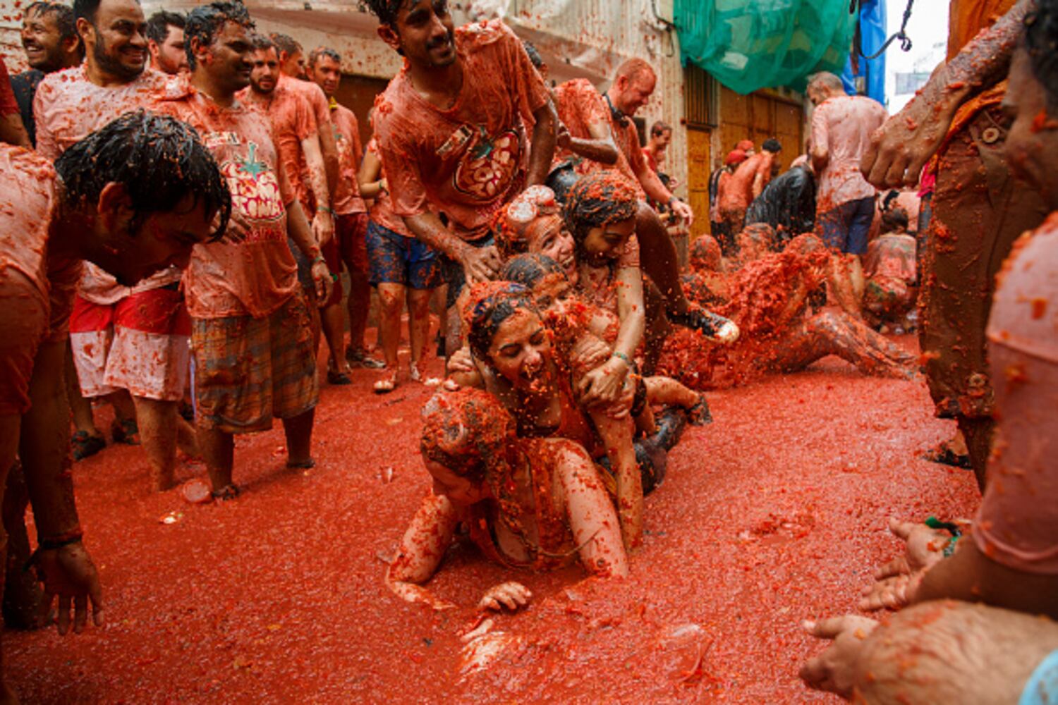 Photos: Spain’s Tomatina Festival paints city red