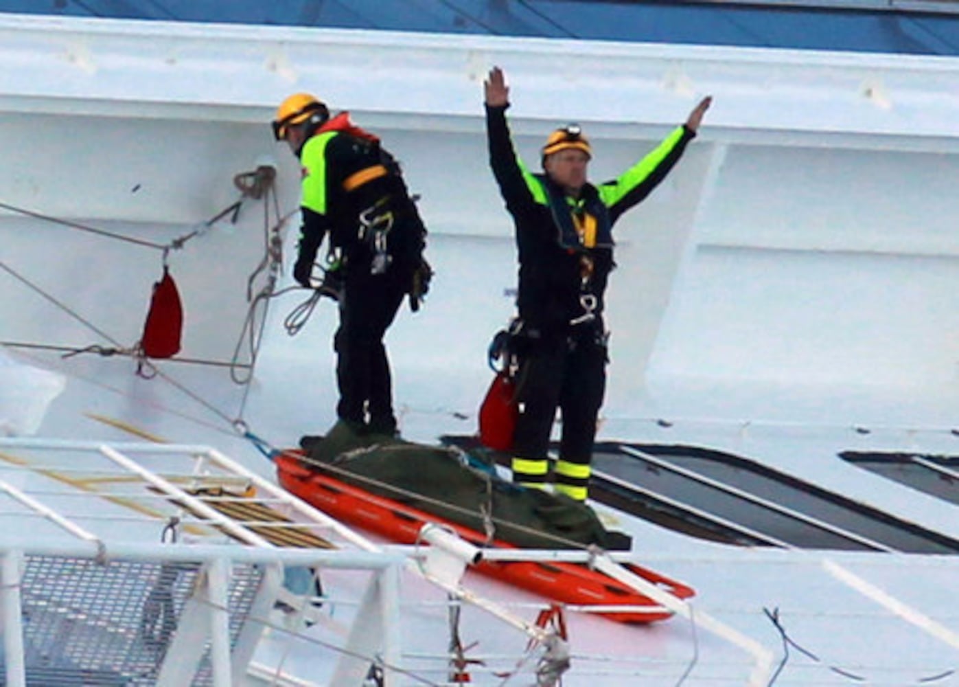 8 more bodies recovered from cruise ship wreckage