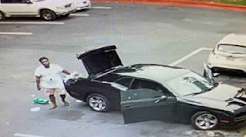 Gwinnett police are searching for a man accused of fatally shooting his girlfriend early Saturday in a Buford neighborhood.