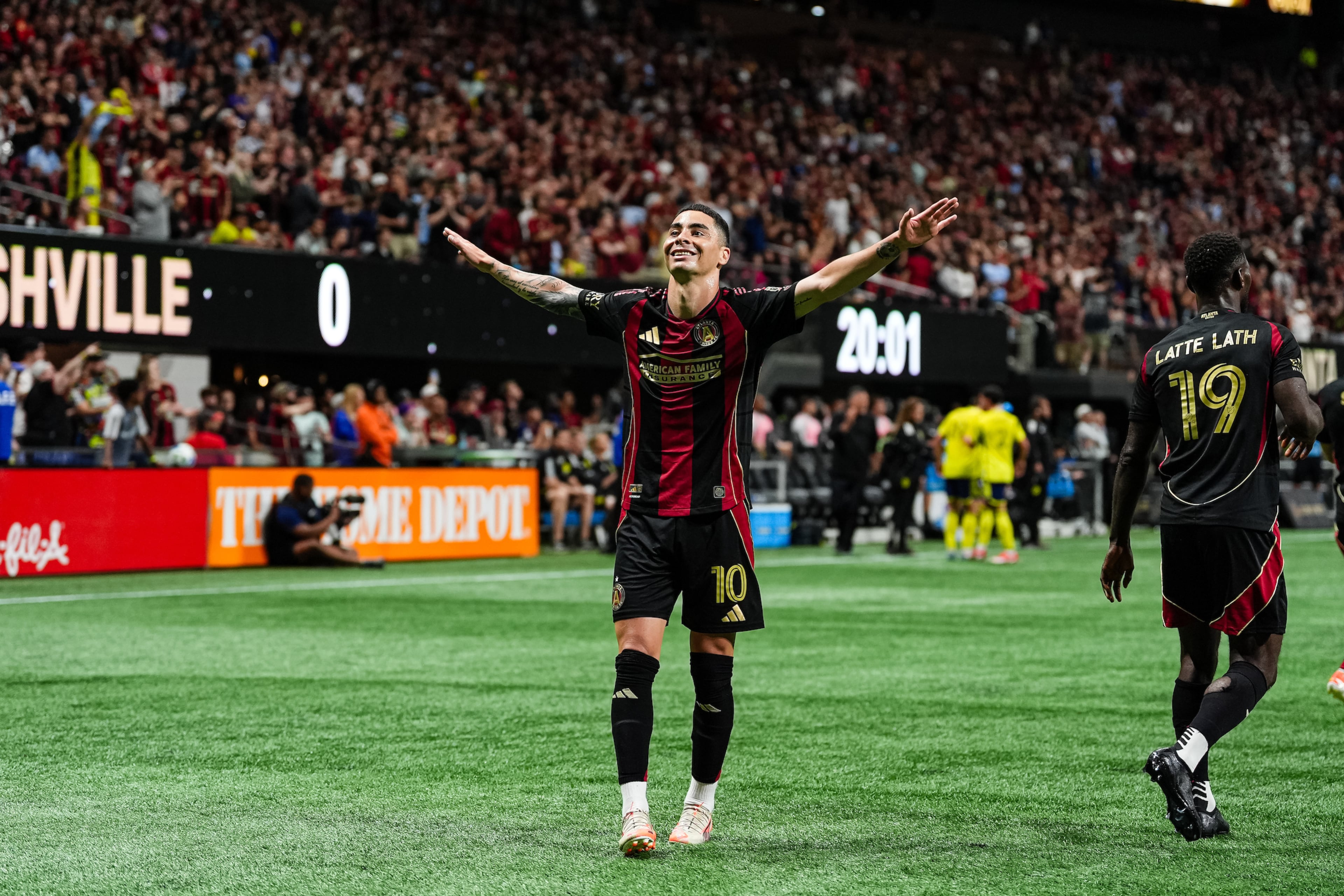 Atlanta United forward Miguel Almirón scores a goal during the match against the Nashville SC at Mercedes-Benz Stadium in Atlanta on Saturday May 3, 2025. (Photo by Matthew Dingle/Atlanta United)