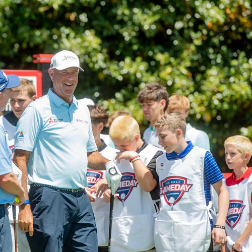 Stewart Cink talks to students prior to the Fellowship of Christian Athletes’ GAMEDAY experience at the Mitsubishi Electric Classic on April 21, 2026, at TPC Sugarloaf in Duluth. Cink is the official host for the event. (Courtesy of Kate Awtrey-King)