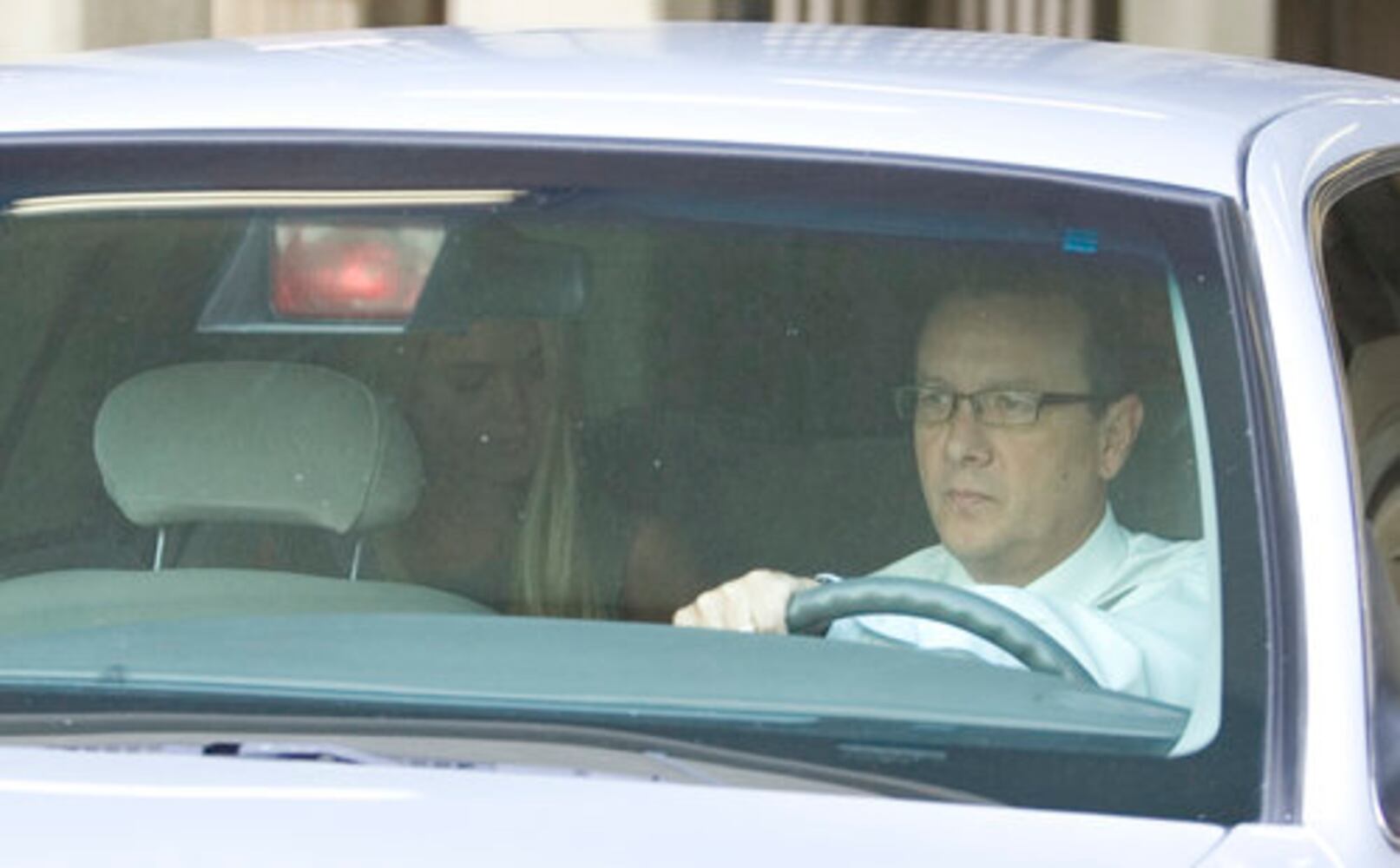 Lindsay Lohan turns herself in