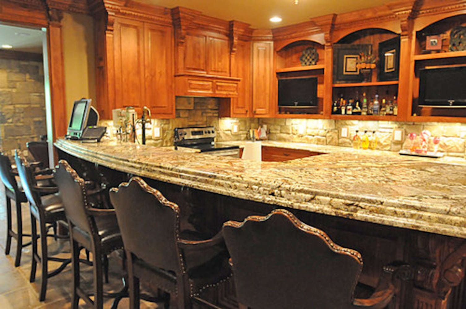 Former NBA star reveals elegant estate