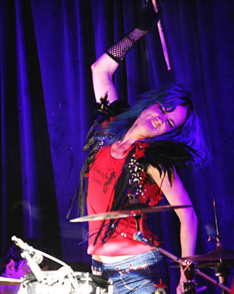 Juliette Lewis at Smith's Olde Bar
