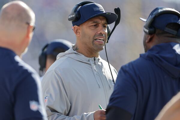 Seahawks defensive coordinator Aden Durde — pictured in a November game against the Titans — was a member of Dan Quinn's staff with the Falcons in 2016 and from 2018-20. (Stew Milne/AP)