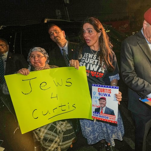 New York mayoral candidate Curtis Sliwa rallies with supporters at one of his campaign offices, in the Brooklyn borough of New York, Monday, Nov. 3, 2025. (AP Photo/Richard Drew)