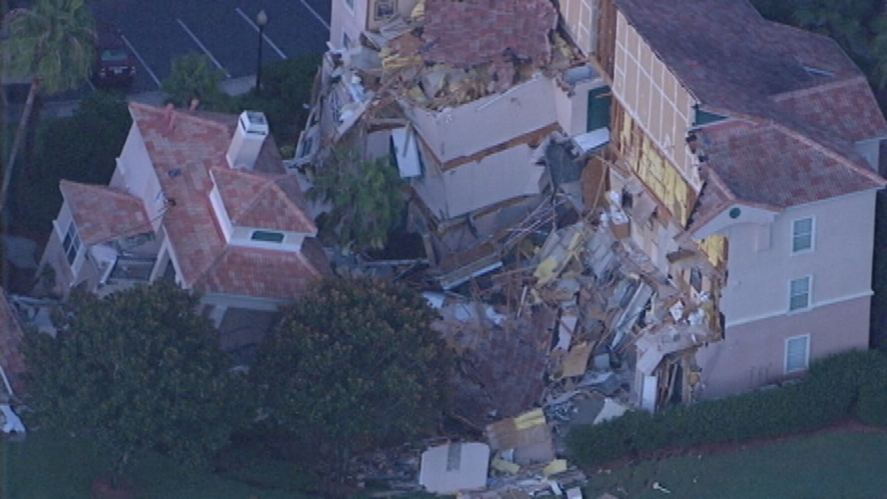 Clermont resort building collapse sinkhole
