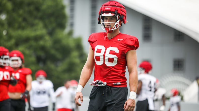 Georgia tight end John FitzPatrick (86) looks to the sideline for signals during the Bulldogs’ practice session Friday, Aug. 6, 2021, in Athens. (Mackenzie Miles/UGA Athletics)