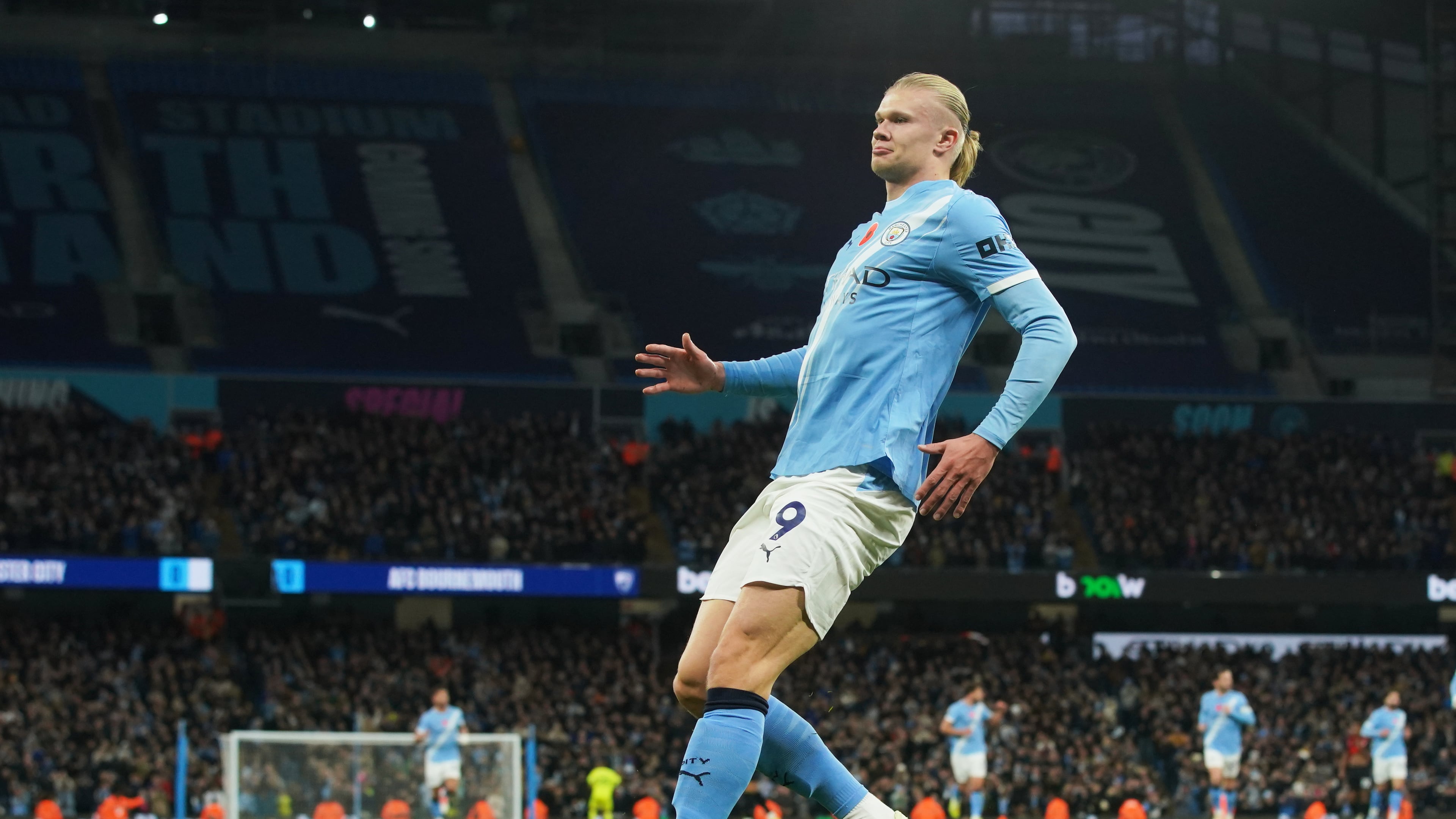 Manchester City's Erling Haaland celebrates after scoring his side's opening goal during the English Premier League soccer match between Manchester City and Bournemouth in Manchester, England, Sunday, Nov. 2, 2025. (AP Photo/Ian Hodgson)