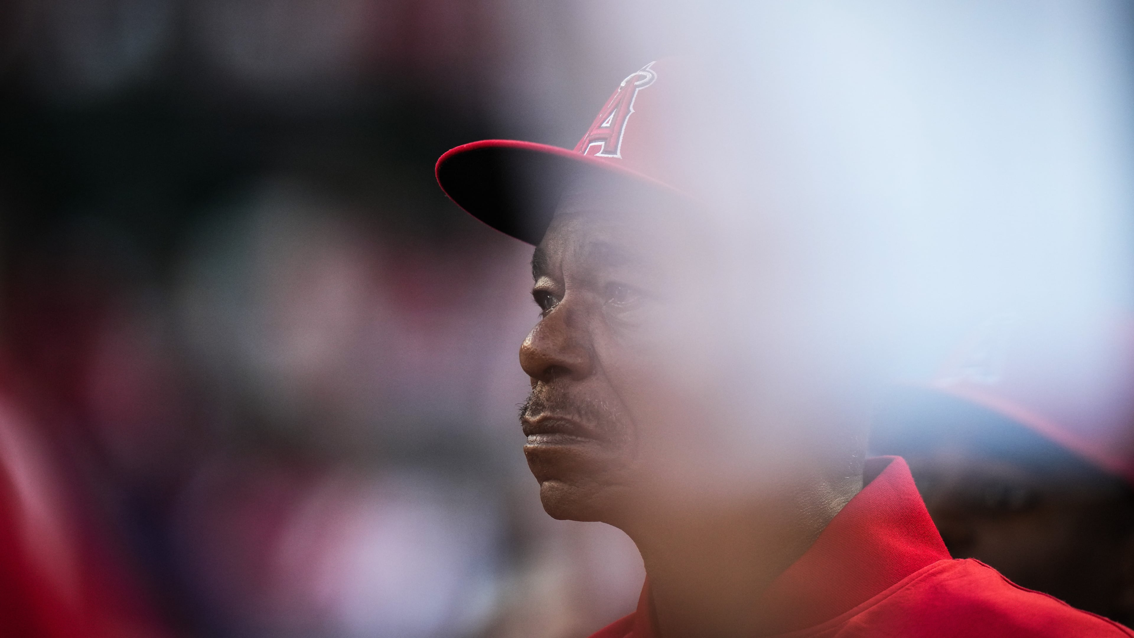 Los Angeles Angels manager Ron Washington looks on before the team's baseball game against the Houston Astros Saturday, Sept. 27, 2025, in Anaheim, Calif. (AP Photo/Jae C. Hong)