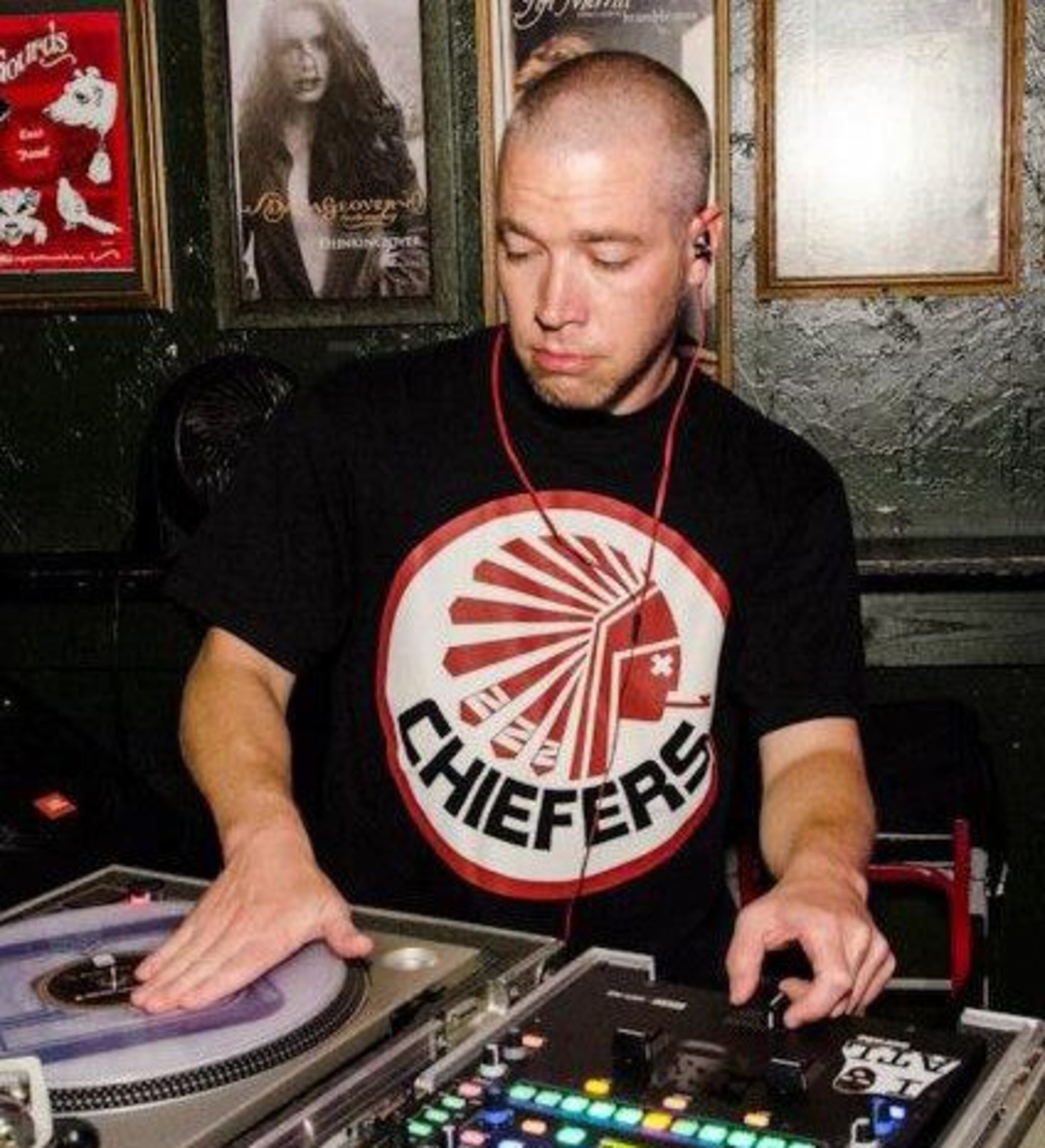 Enjoy music from entertainers such as DJ Sky as well as an artist market, live music, a children’s area and more at Virginia-Highland Summerfest.