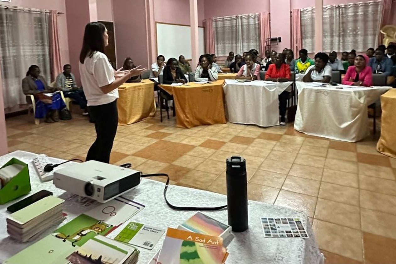 Through teacher training, clinics and ongoing partnerships, educators from KIPP Atlanta Schools are helping their Kenyan colleagues give thousands of students the gift of reading. KIPP reading coach Kristal Peterson conducts one of the clinics. (Courtesy of KIPP Atlanta Schools)