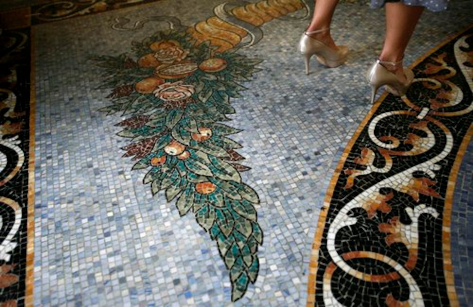 Versace mansion now open to tourists