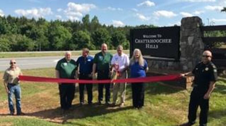 From left to right: Public Works Director Darold Wendlandt, Councilmember Ricky Stephens, Mayor Pro Tem Richie Schmidt, Mayor Tom Reed, Councilmember Don Hayes and Councilmember Claire Williams. CONTRIBUTED